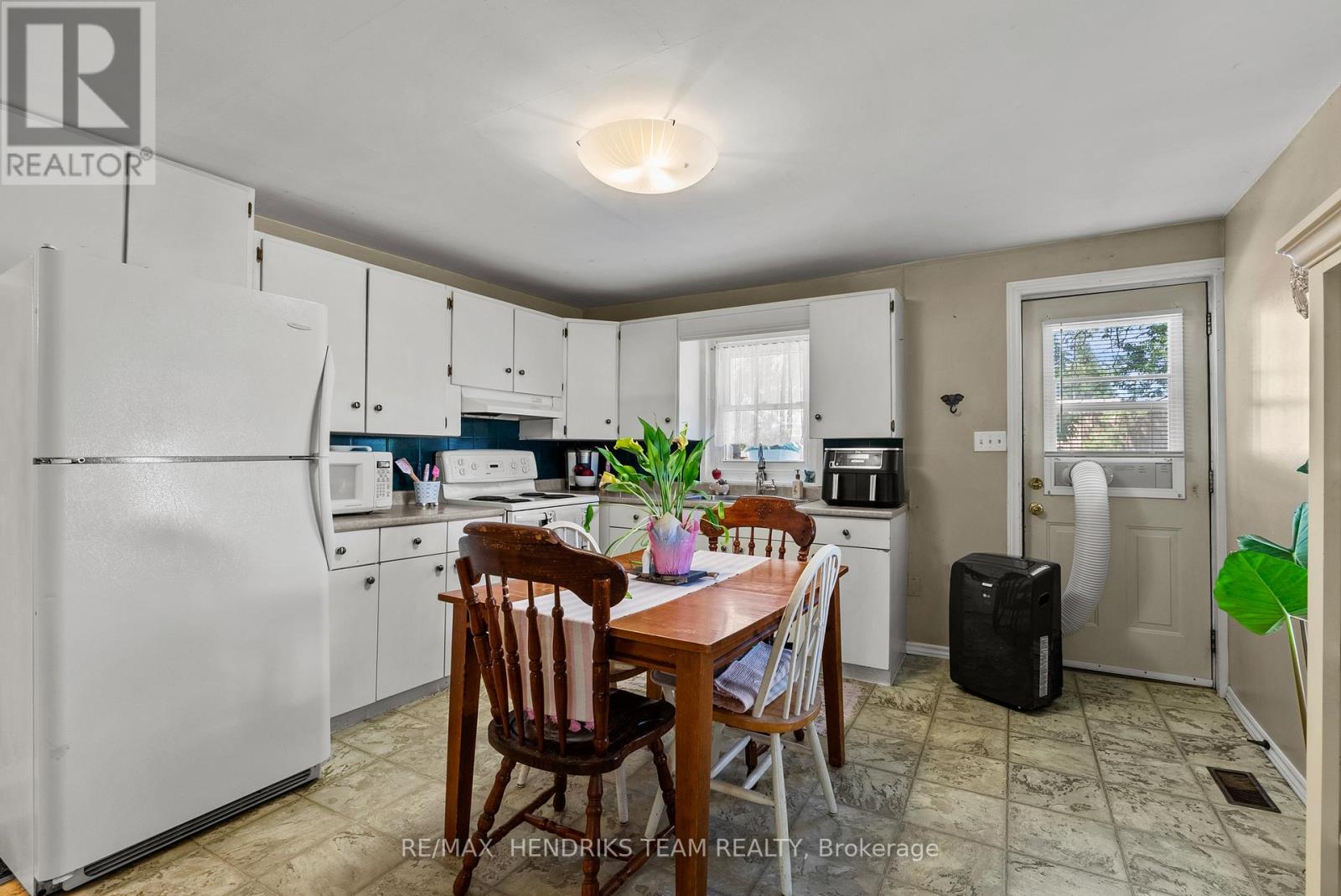 25 Bessey Street Property Photo 14