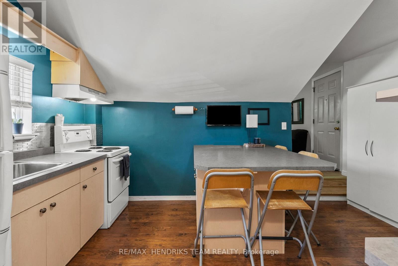 25 Bessey Street Property Photo 29