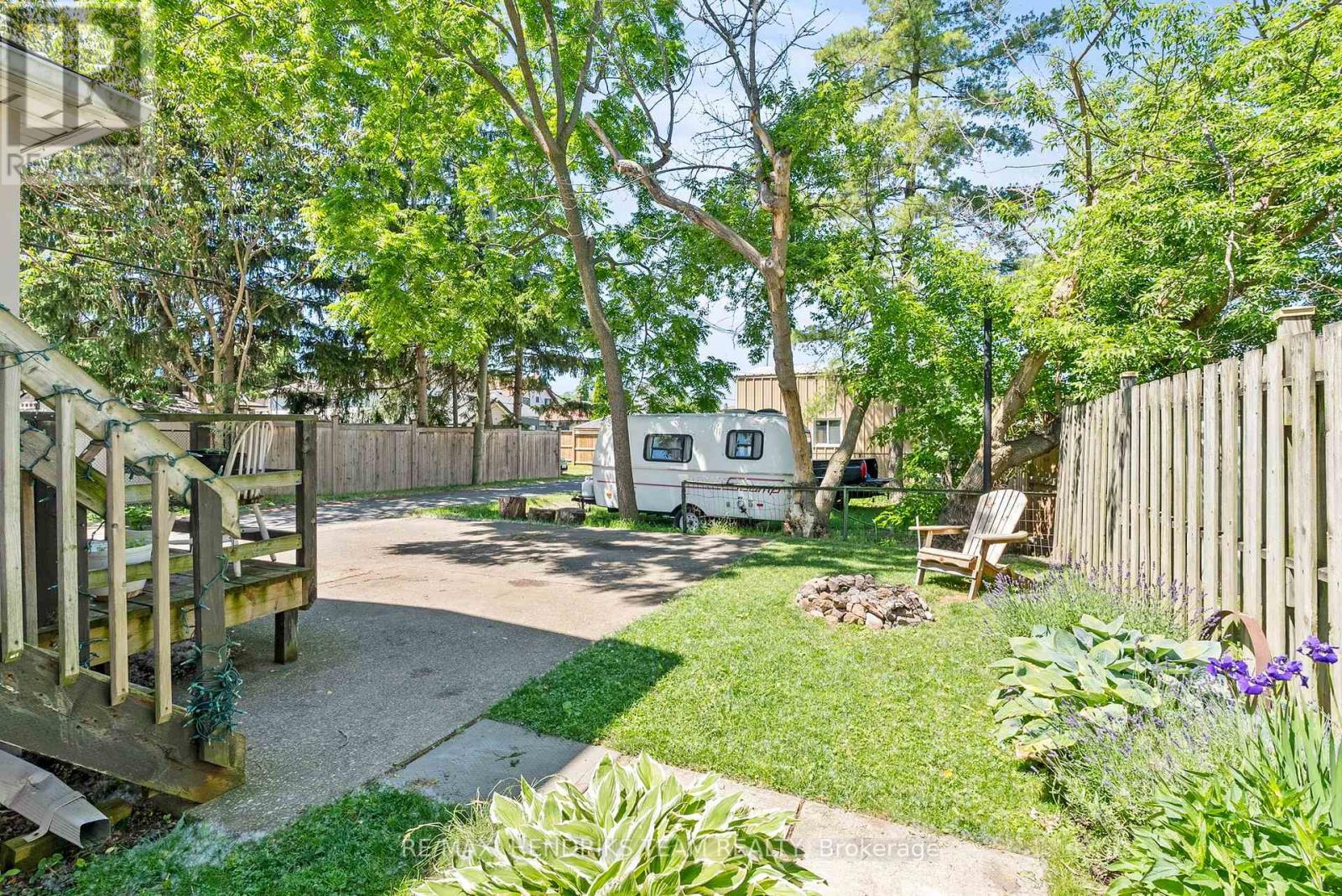 25 Bessey Street Property Photo 42