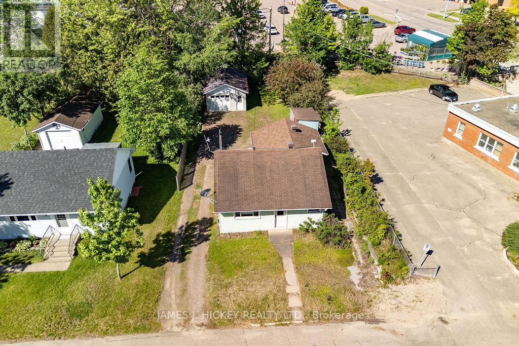 6 Hillcrest Avenue Property Photo 36