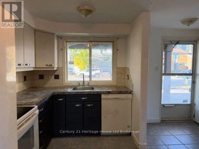 13 - 900 James Street Property Photo 5