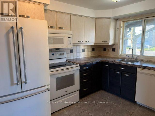 13 - 900 James Street Property Photo 6