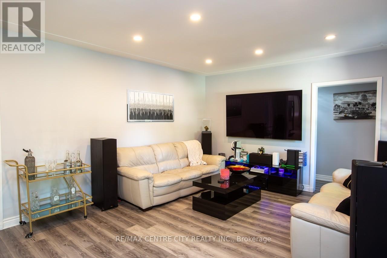 6 Prince Albert Street Property Photo 4