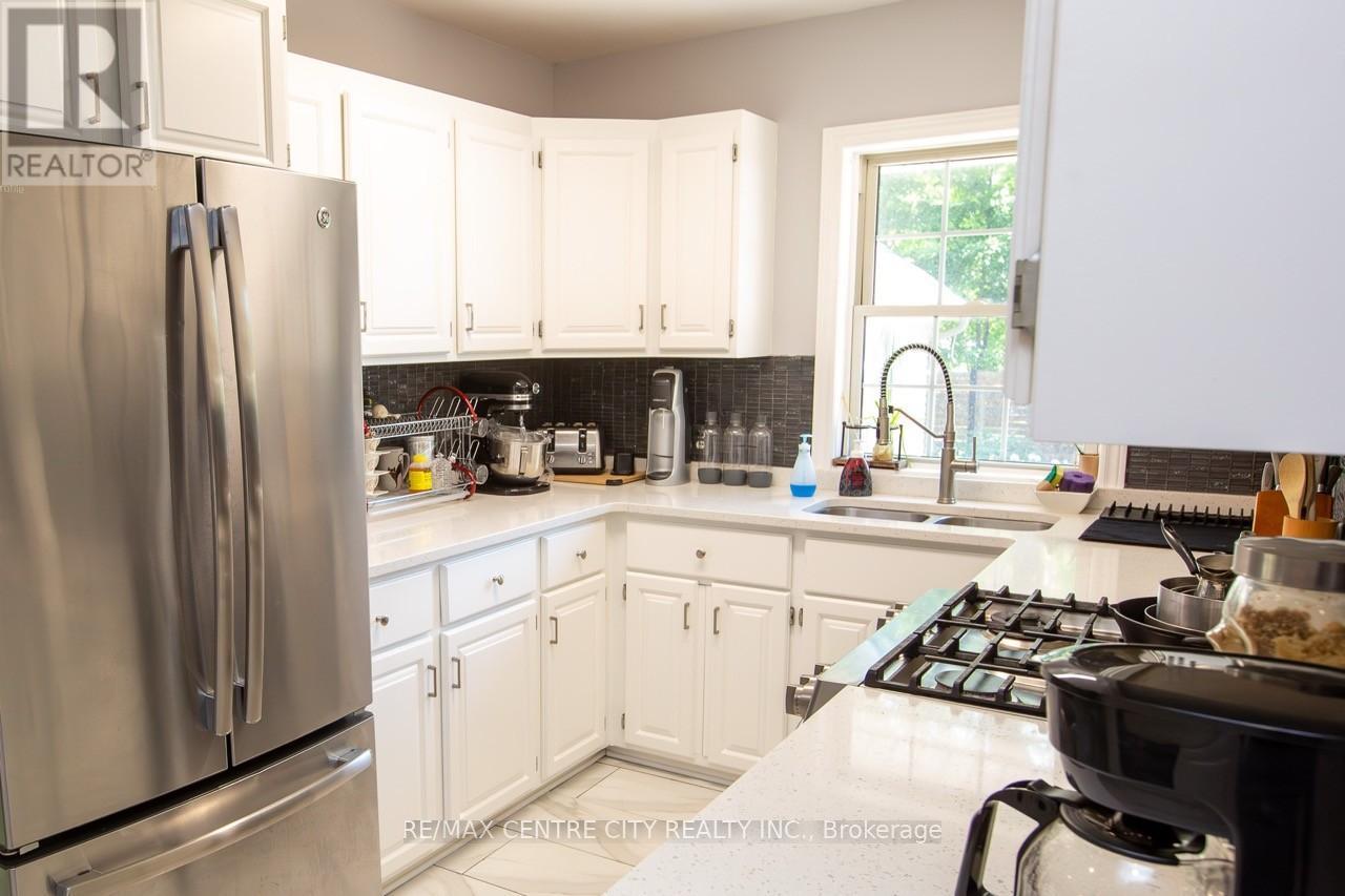 6 Prince Albert Street Property Photo 8