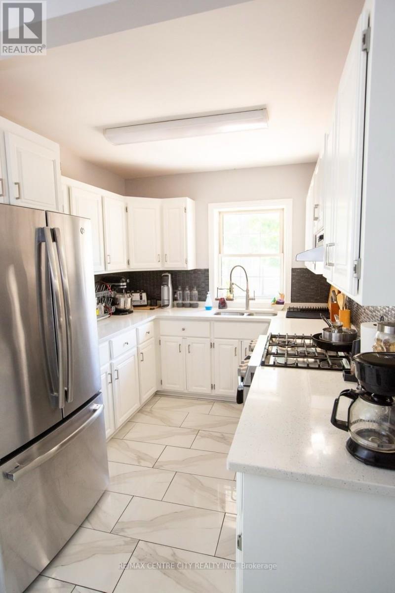 6 Prince Albert Street Property Photo 9