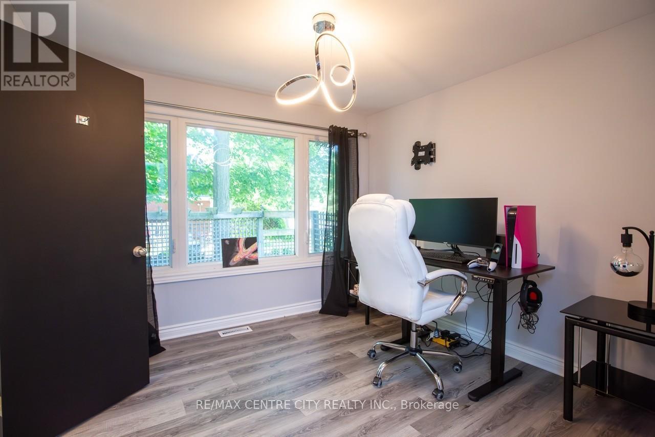 6 Prince Albert Street Property Photo 15