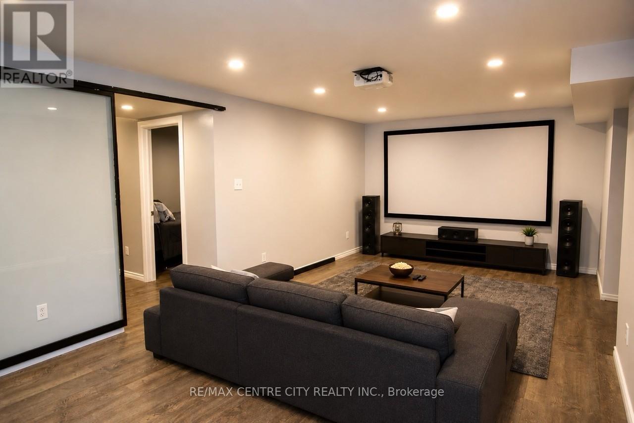 6 Prince Albert Street Property Photo 29