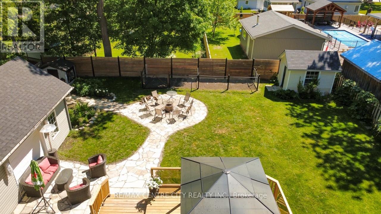 6 Prince Albert Street Property Photo 32