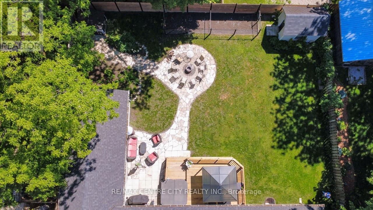 6 Prince Albert Street Property Photo 33