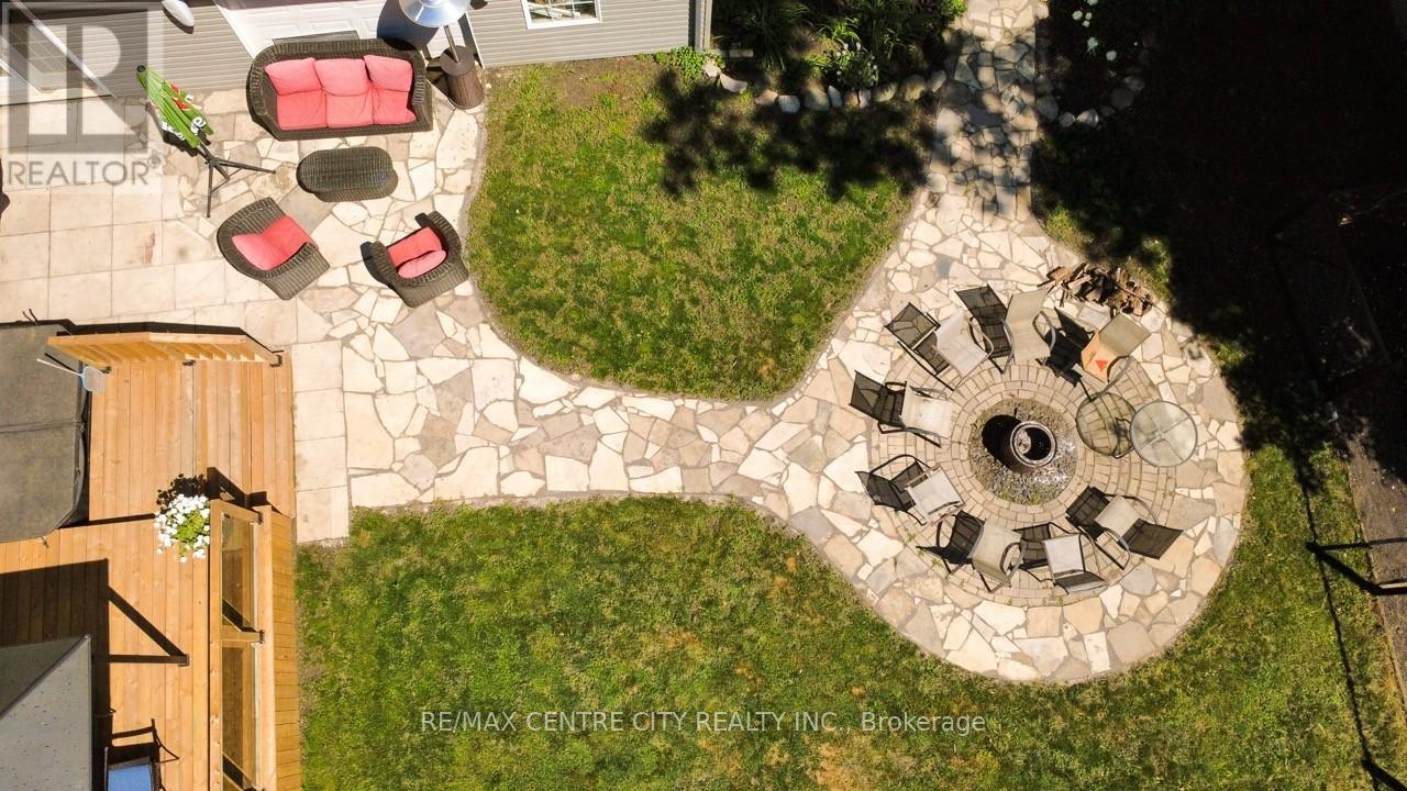 6 Prince Albert Street Property Photo 34