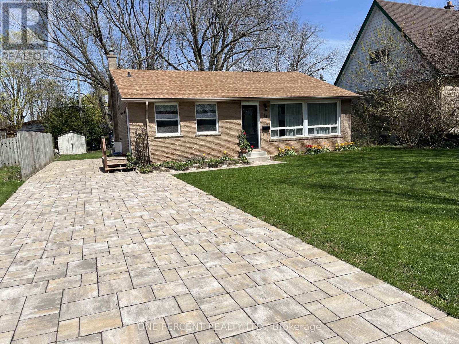 164 Redford Crescent Property Photo 2