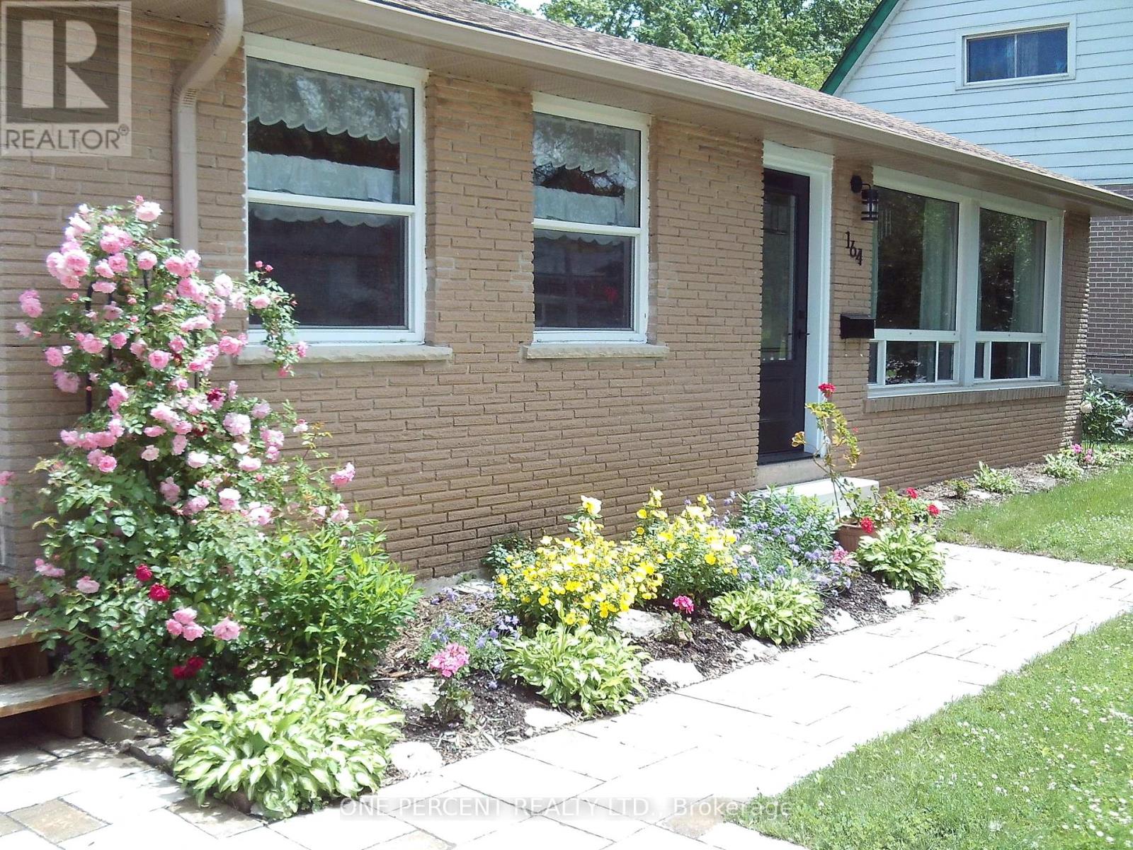 164 Redford Crescent Property Photo 3