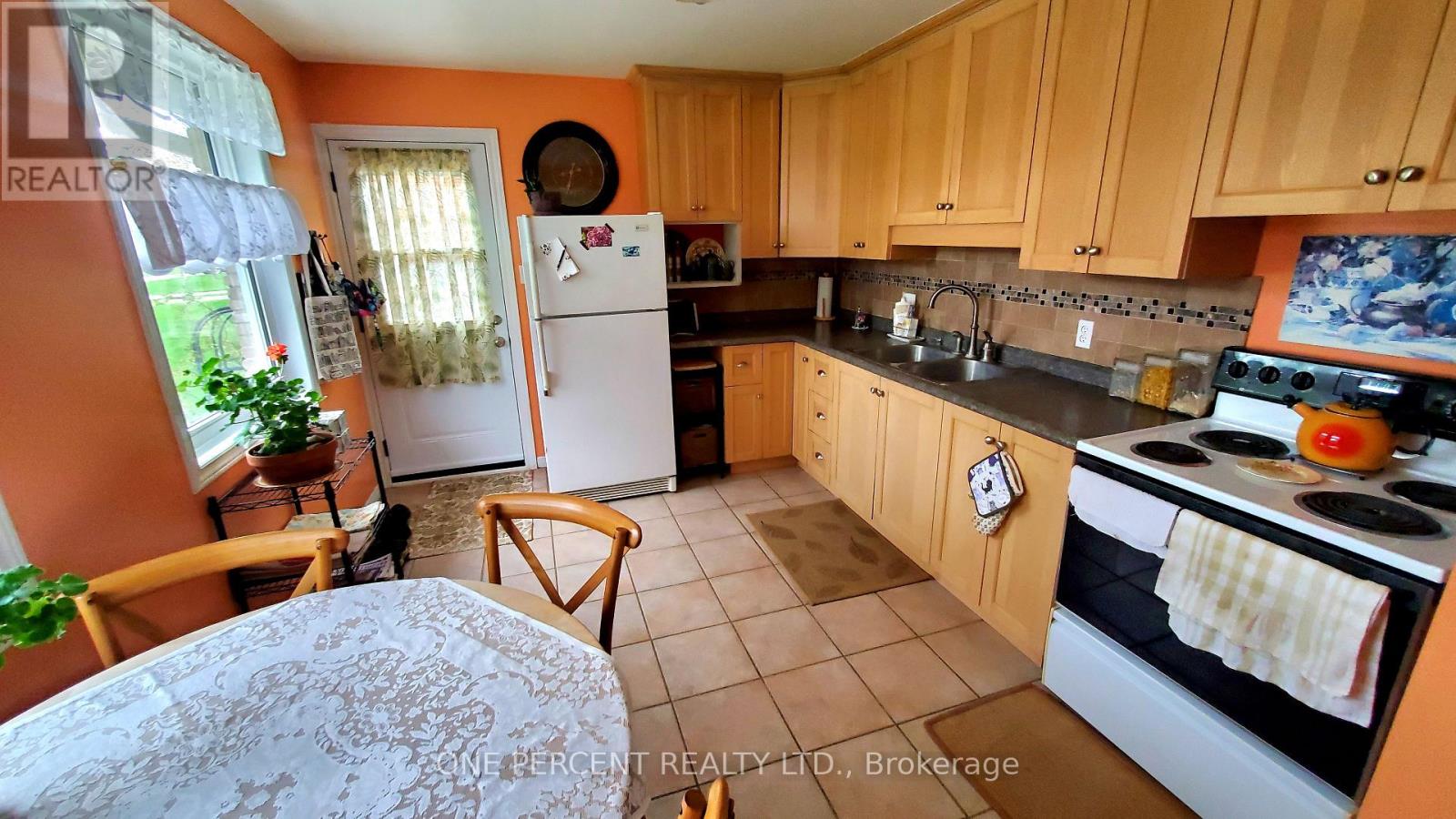 164 Redford Crescent Property Photo 14