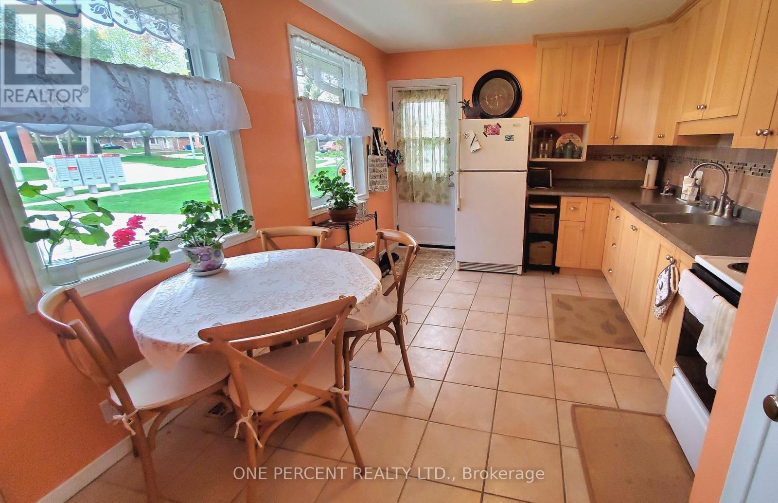164 Redford Crescent Property Photo 15