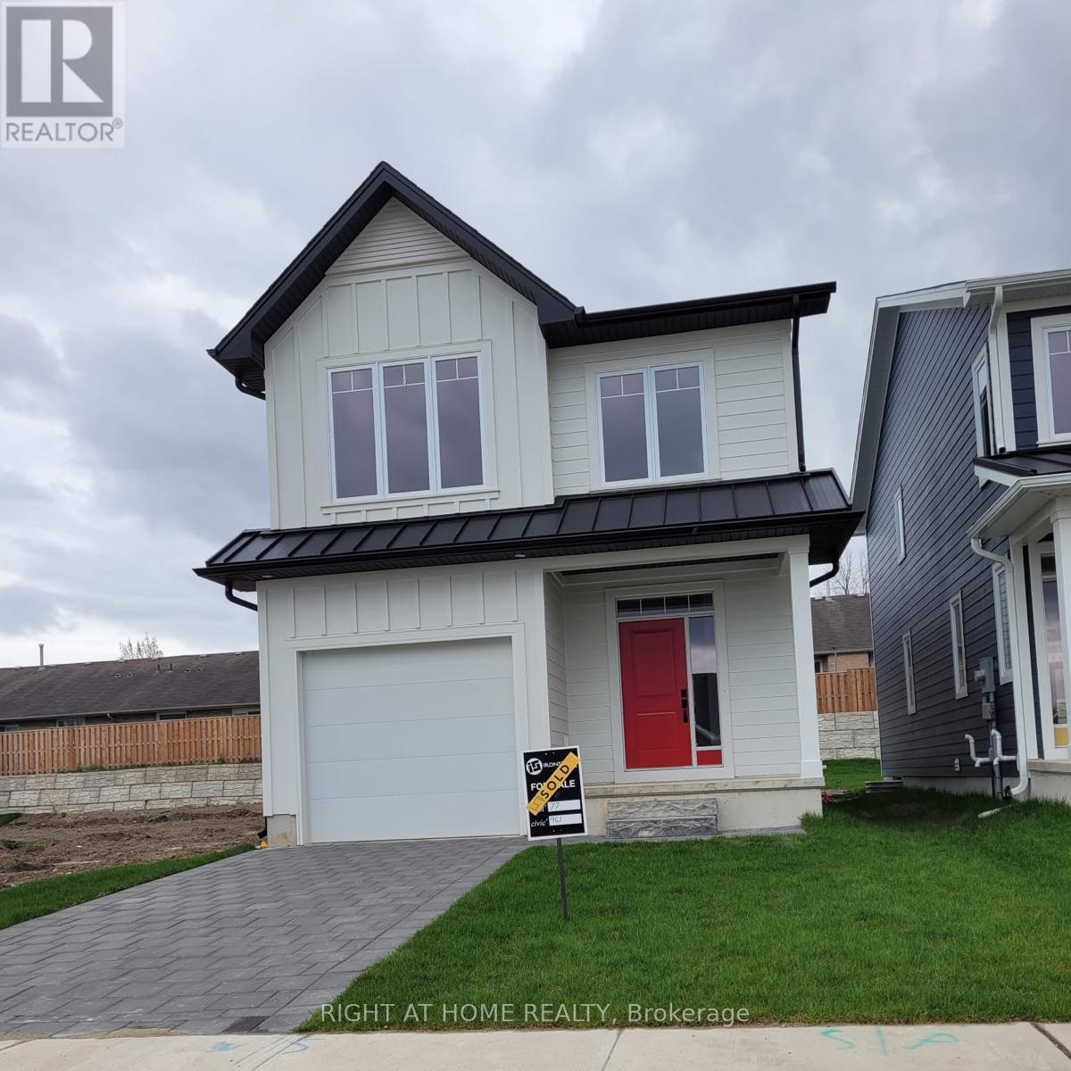 961 DEVERON CRESCENT