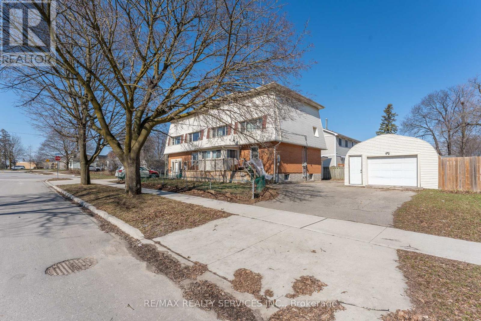 72 Florence Avenue Property Photo 2