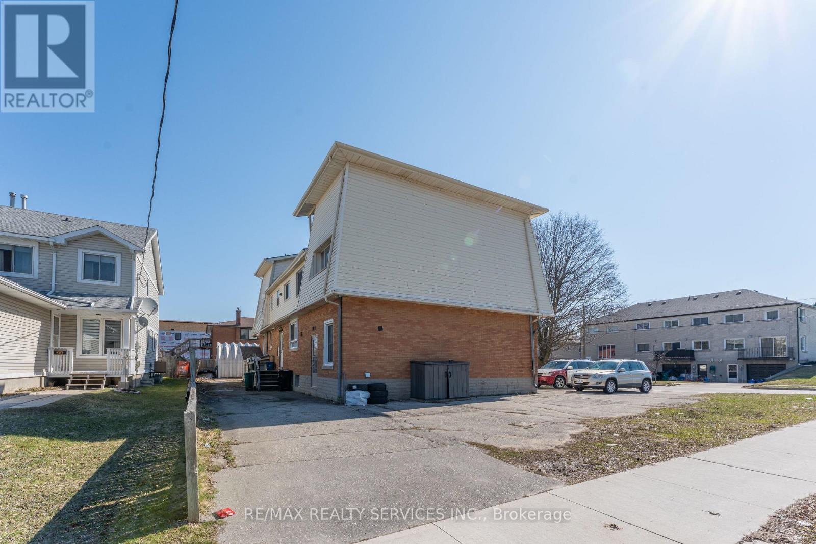 72 Florence Avenue Property Photo 9