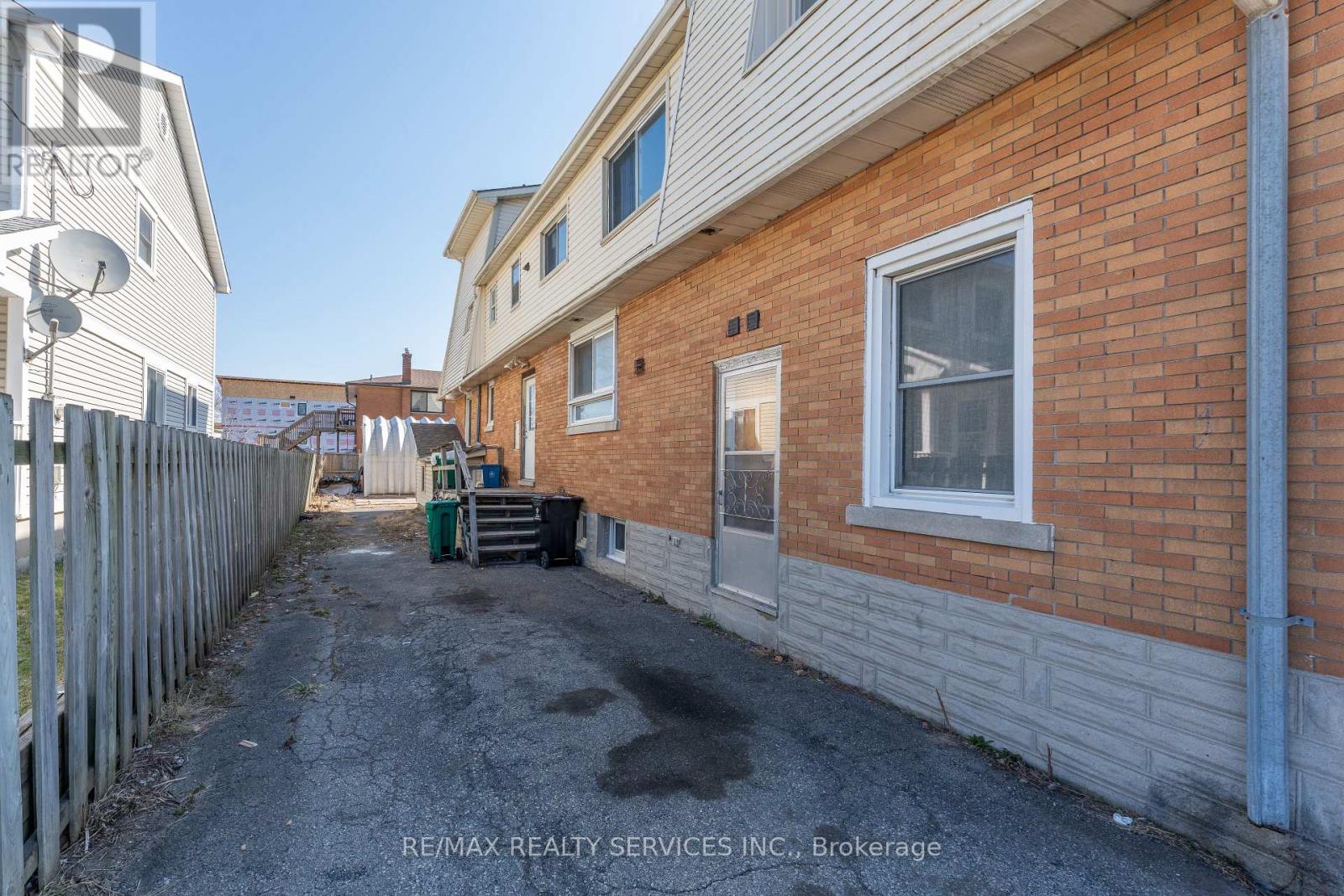 72 Florence Avenue Property Photo 10