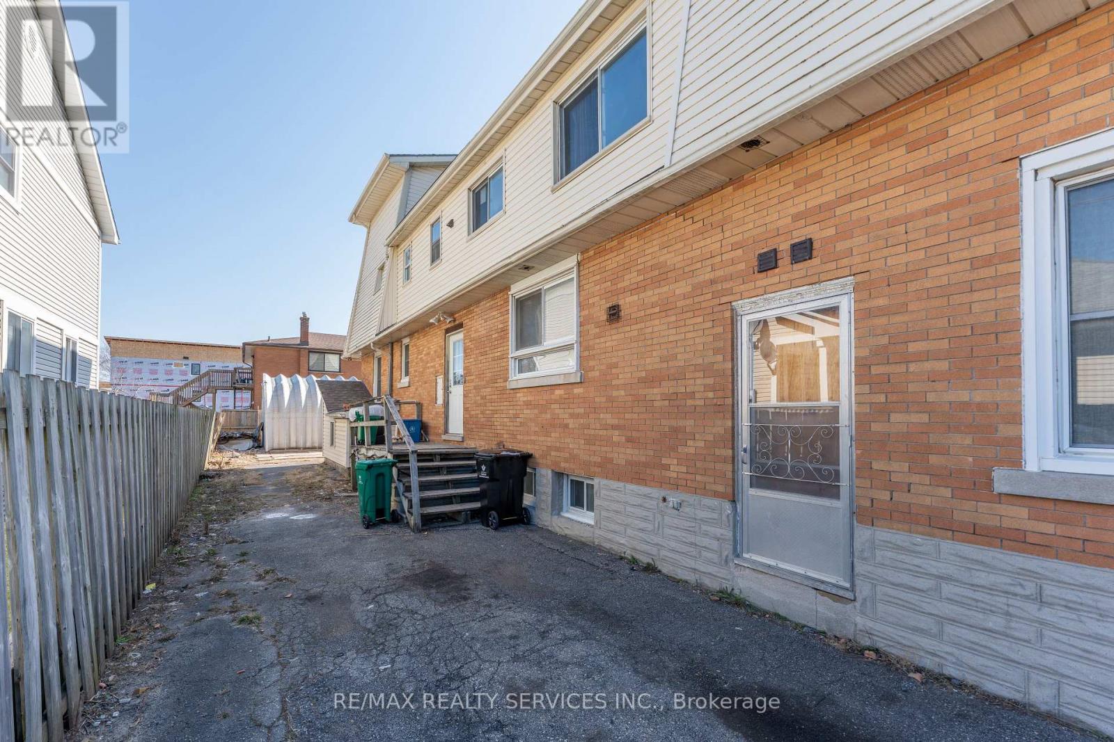 72 Florence Avenue Property Photo 12