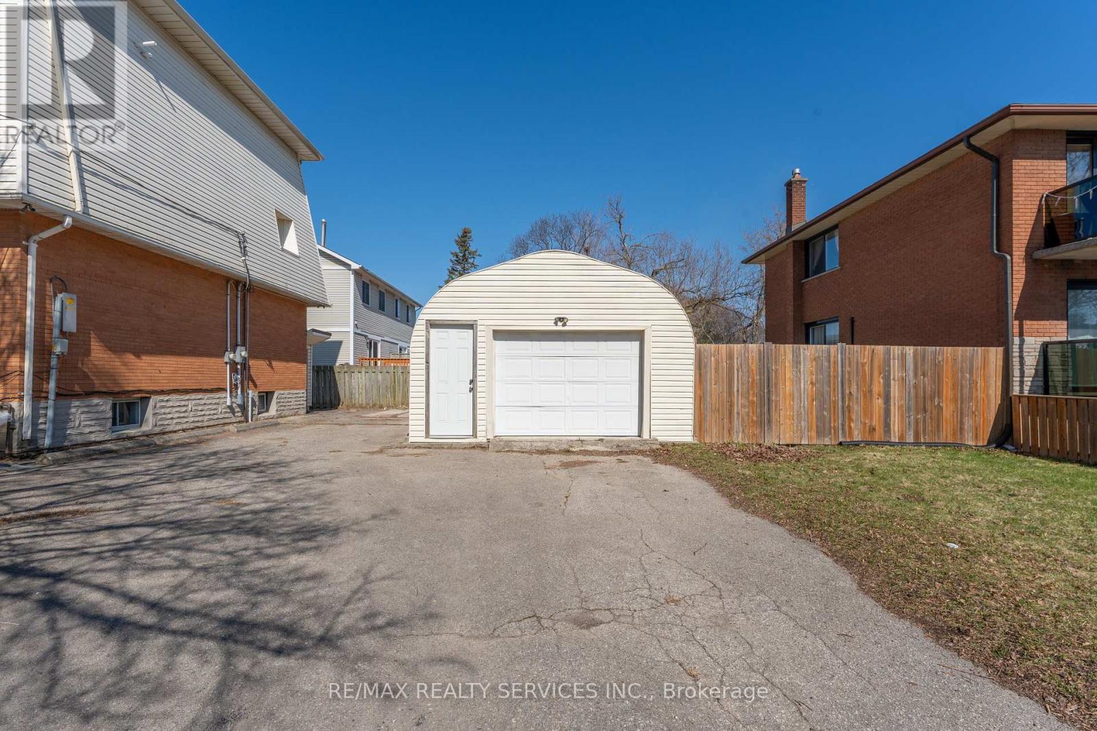 72 Florence Avenue Property Photo 16