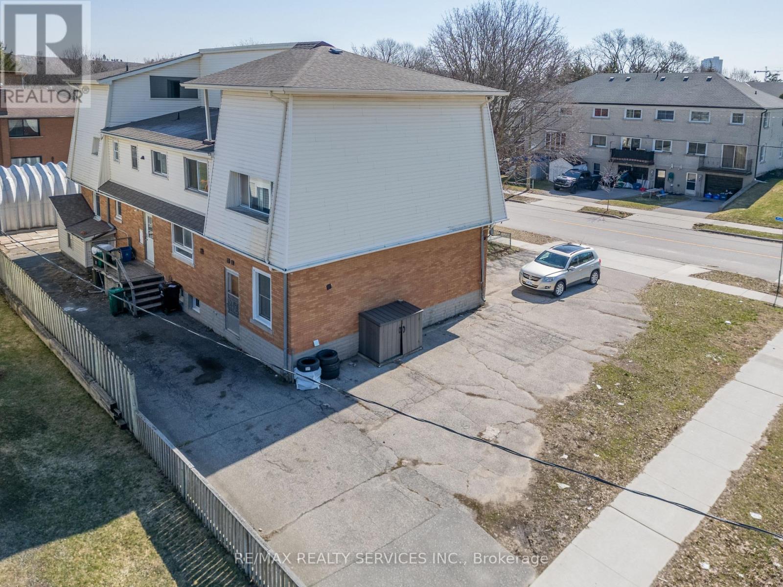 72 Florence Avenue Property Photo 22