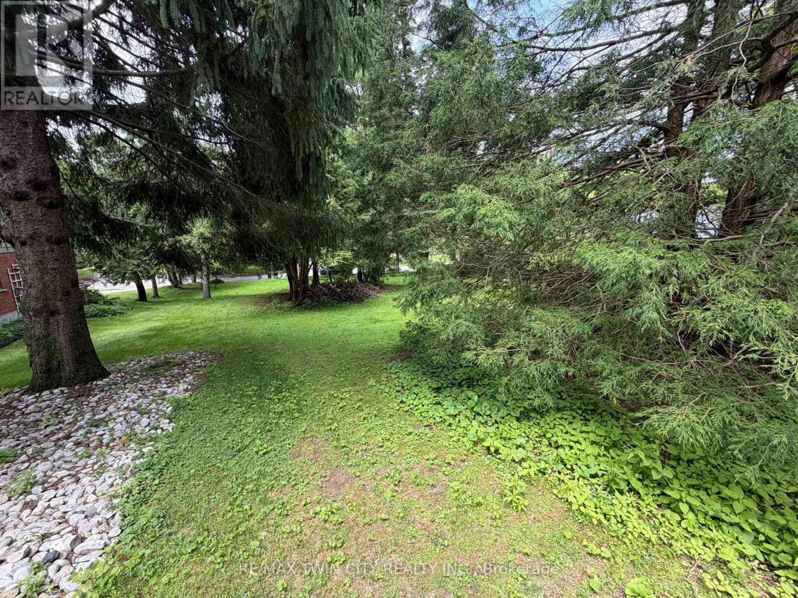 154 Mccall Crescent Property Photo 11