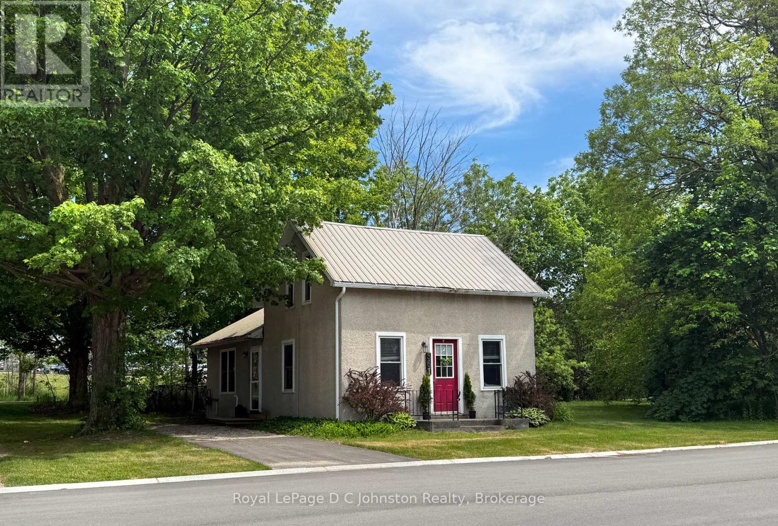 561 Wellington Street Property Photo 1