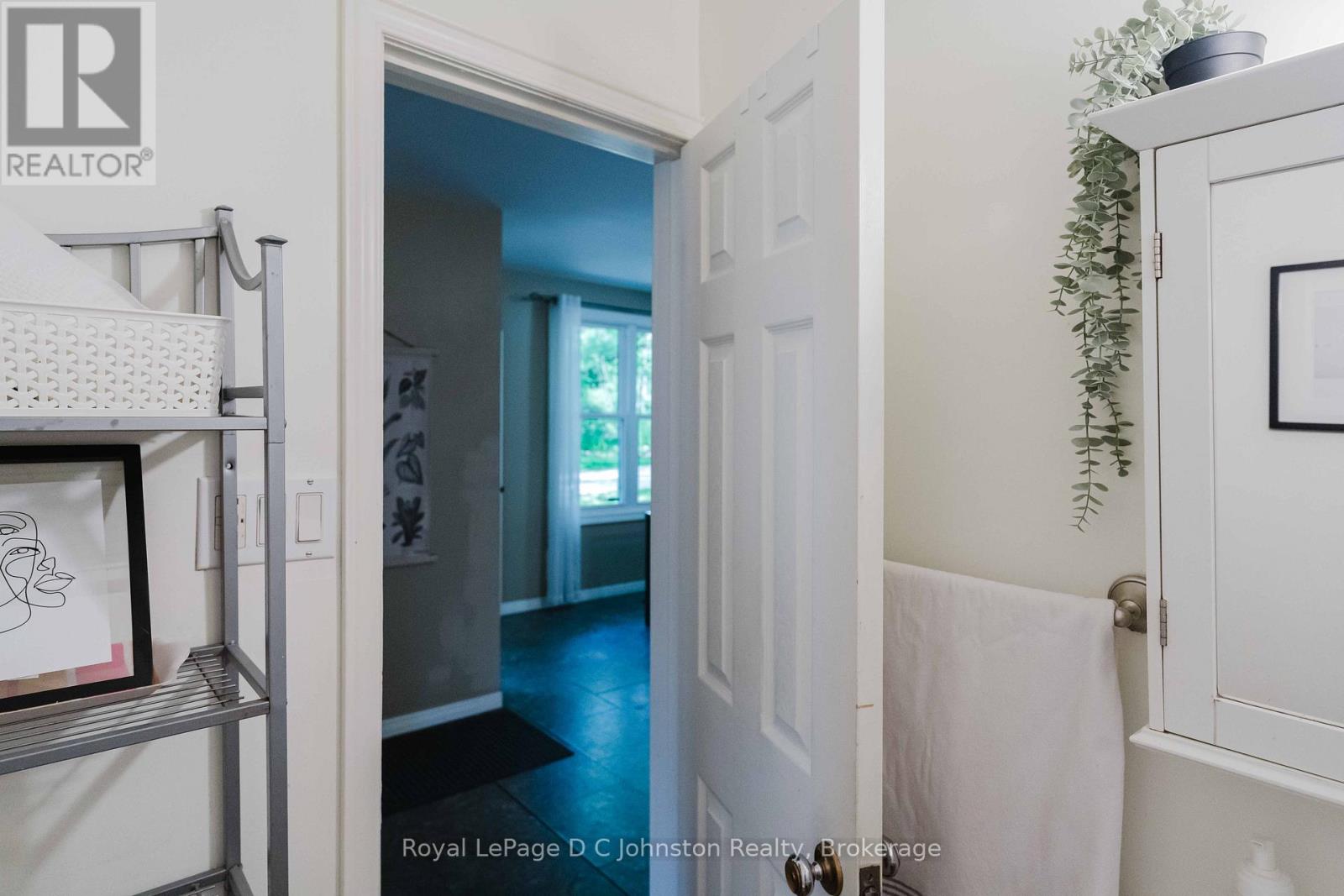 561 Wellington Street Property Photo 10