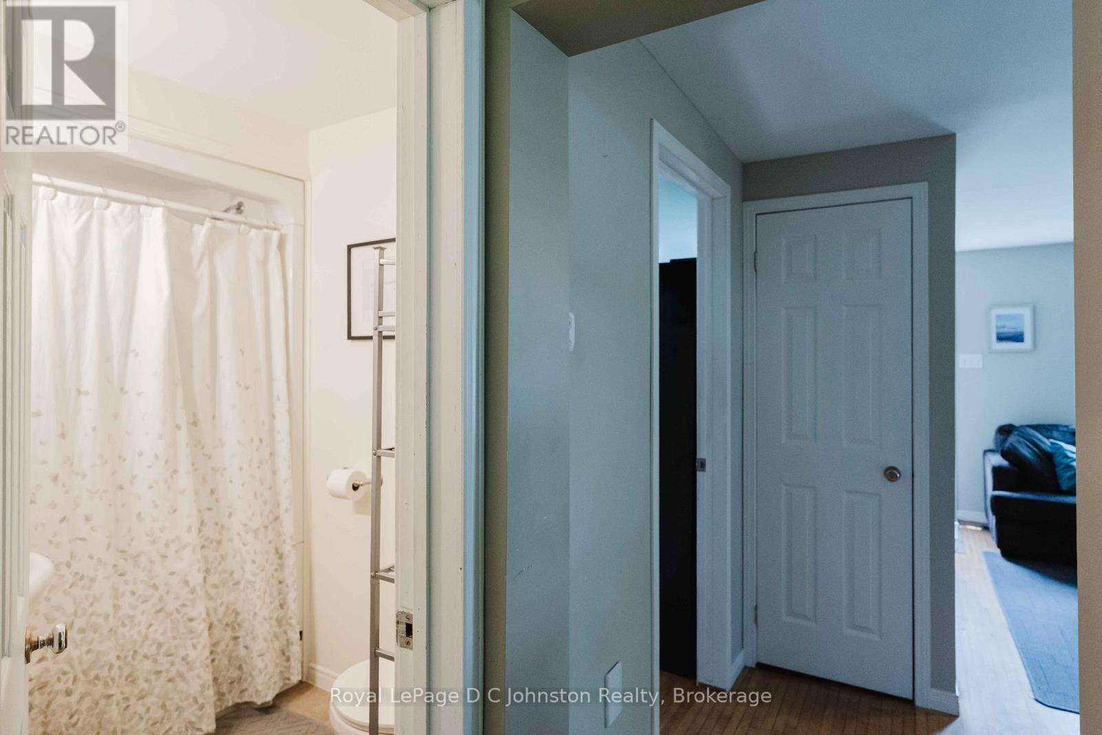 561 Wellington Street Property Photo 11