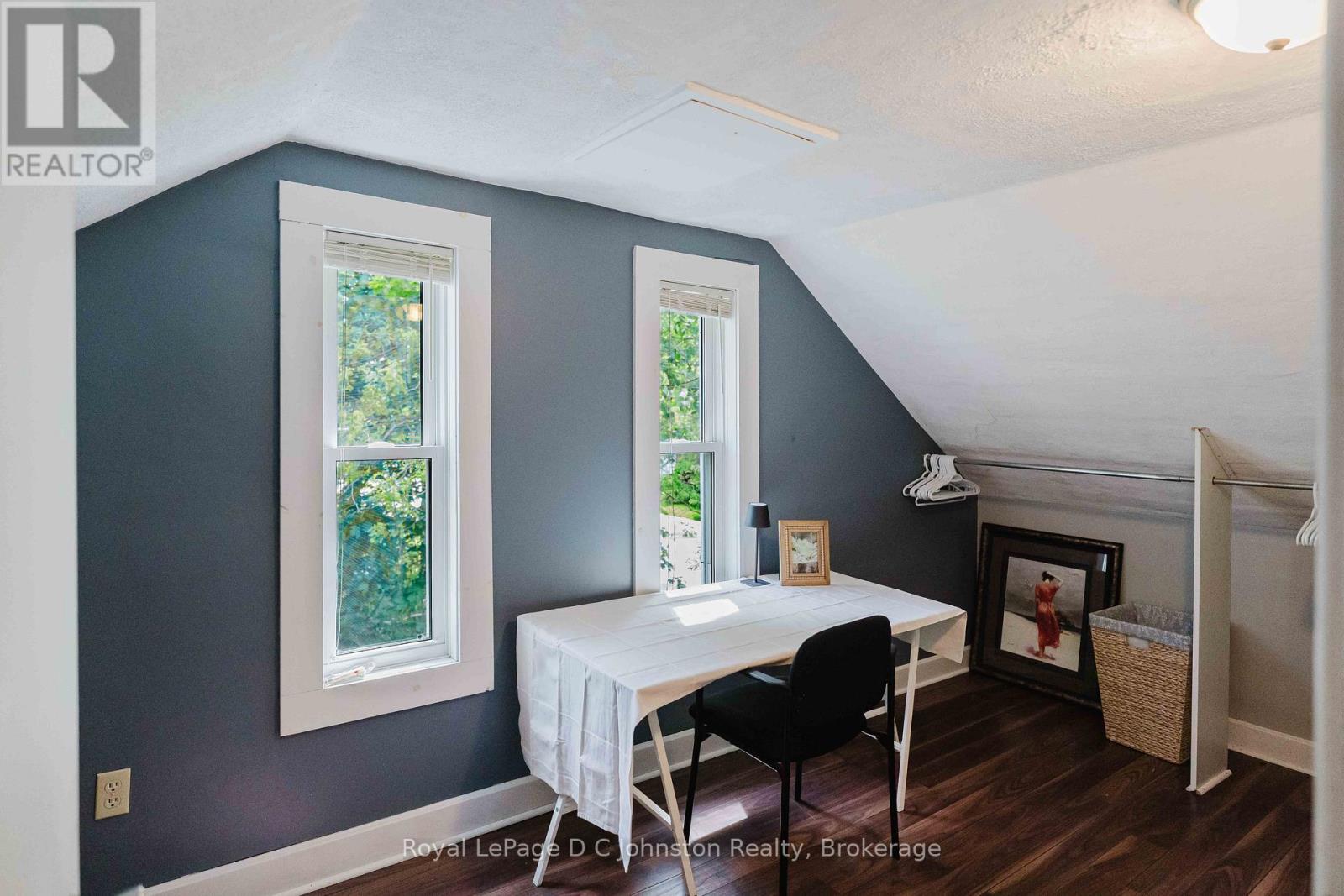 561 Wellington Street Property Photo 19