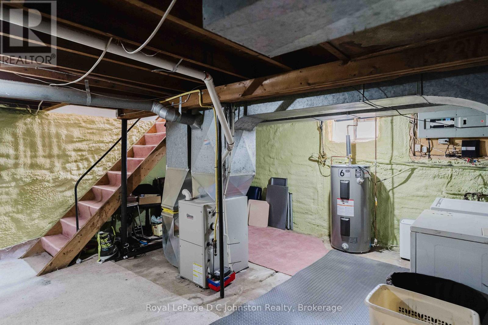 561 Wellington Street Property Photo 21