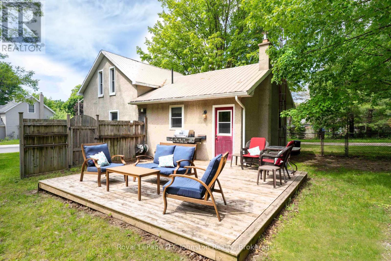 561 Wellington Street Property Photo 23