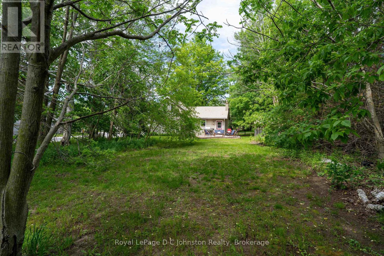 561 Wellington Street Property Photo 24
