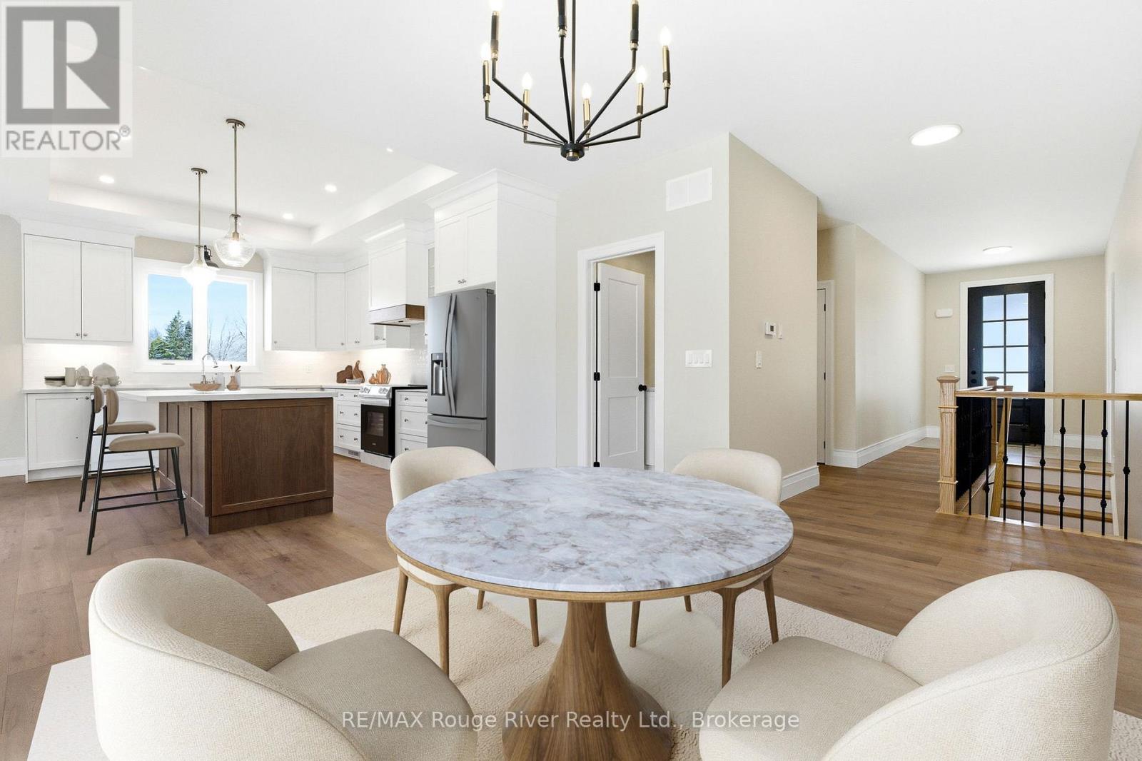 6-1000 D'arcy Street Property Photo 2