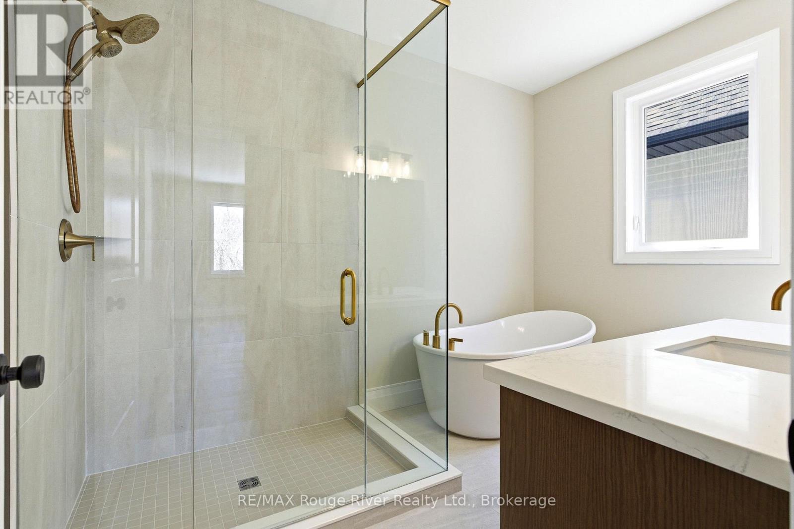 6-1000 D'arcy Street Property Photo 14