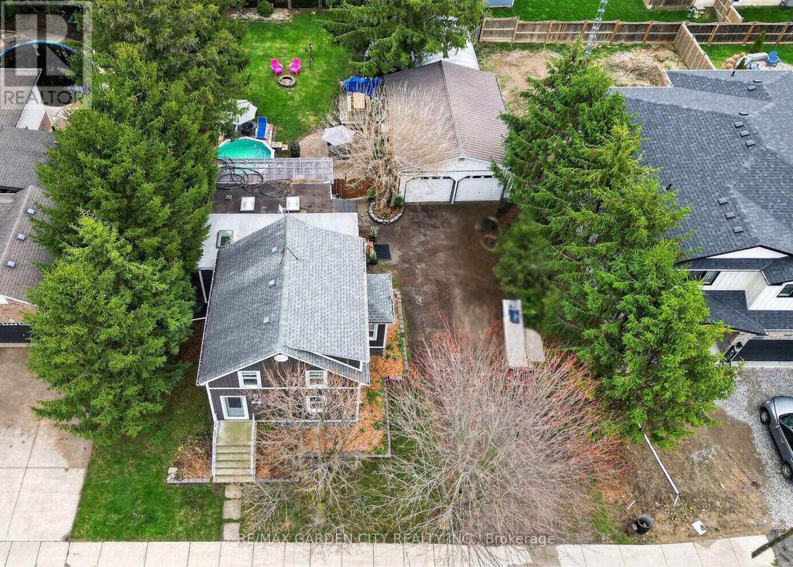 3555 Campden Road Property Photo 5
