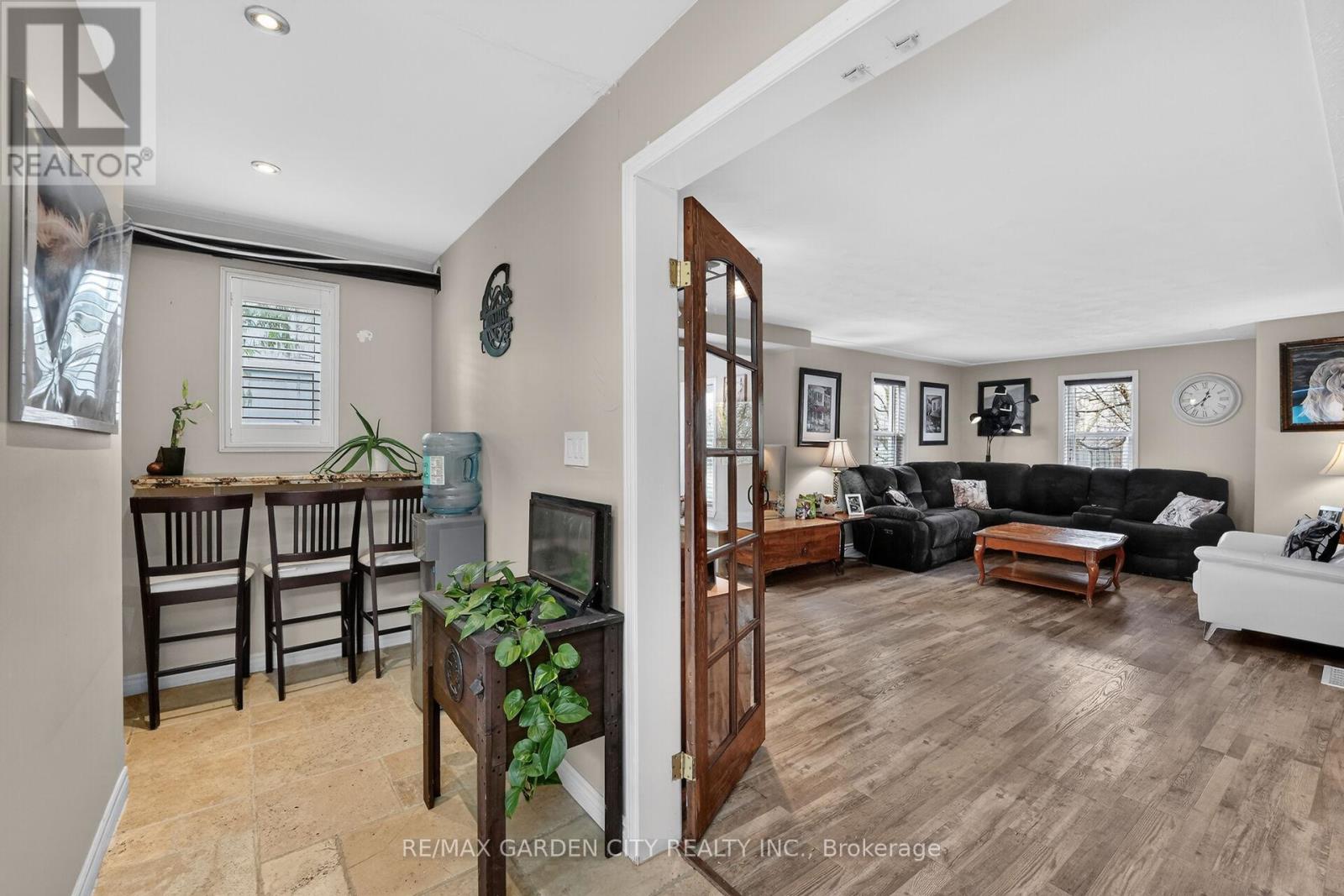 3555 Campden Road Property Photo 11