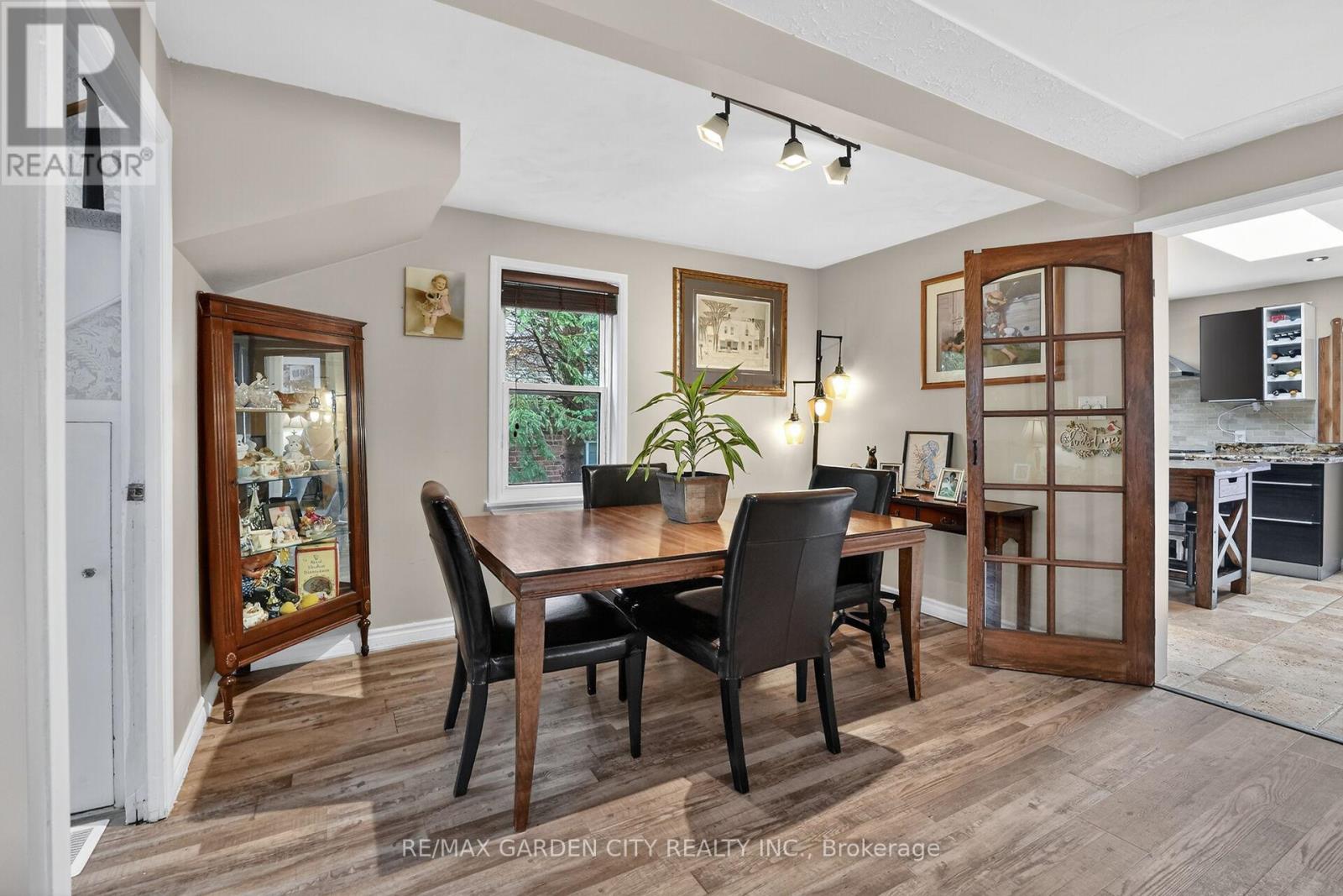 3555 Campden Road Property Photo 12