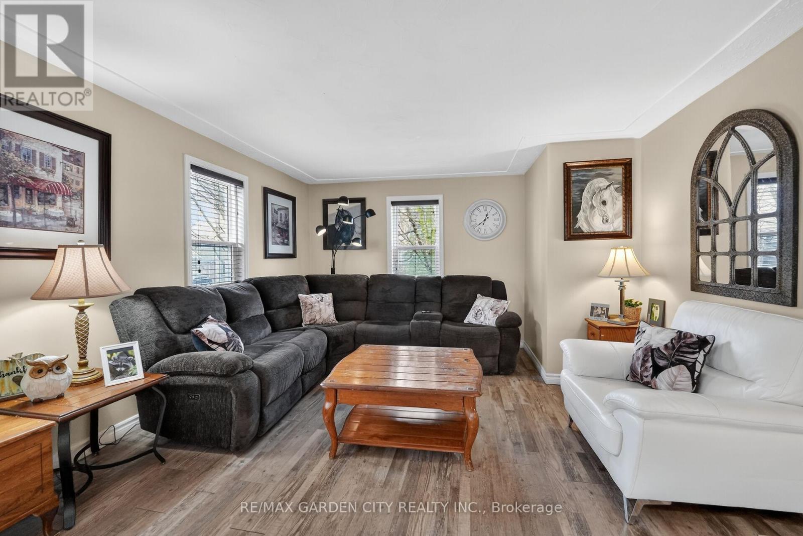 3555 Campden Road Property Photo 14