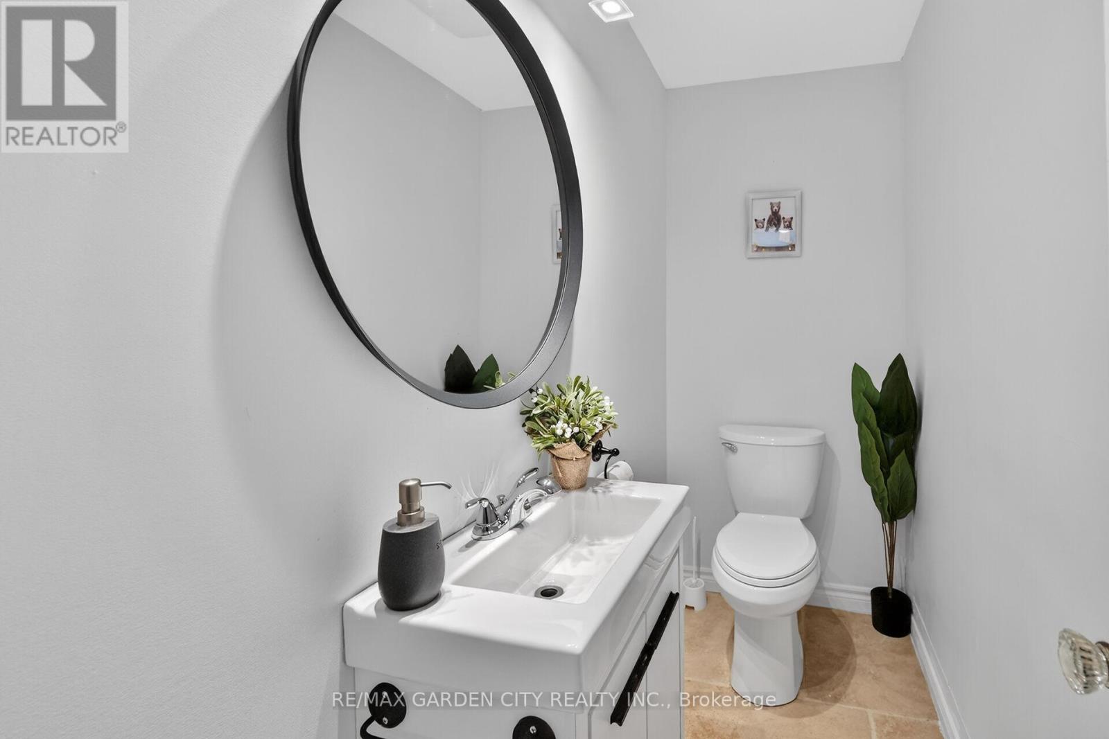 3555 Campden Road Property Photo 24