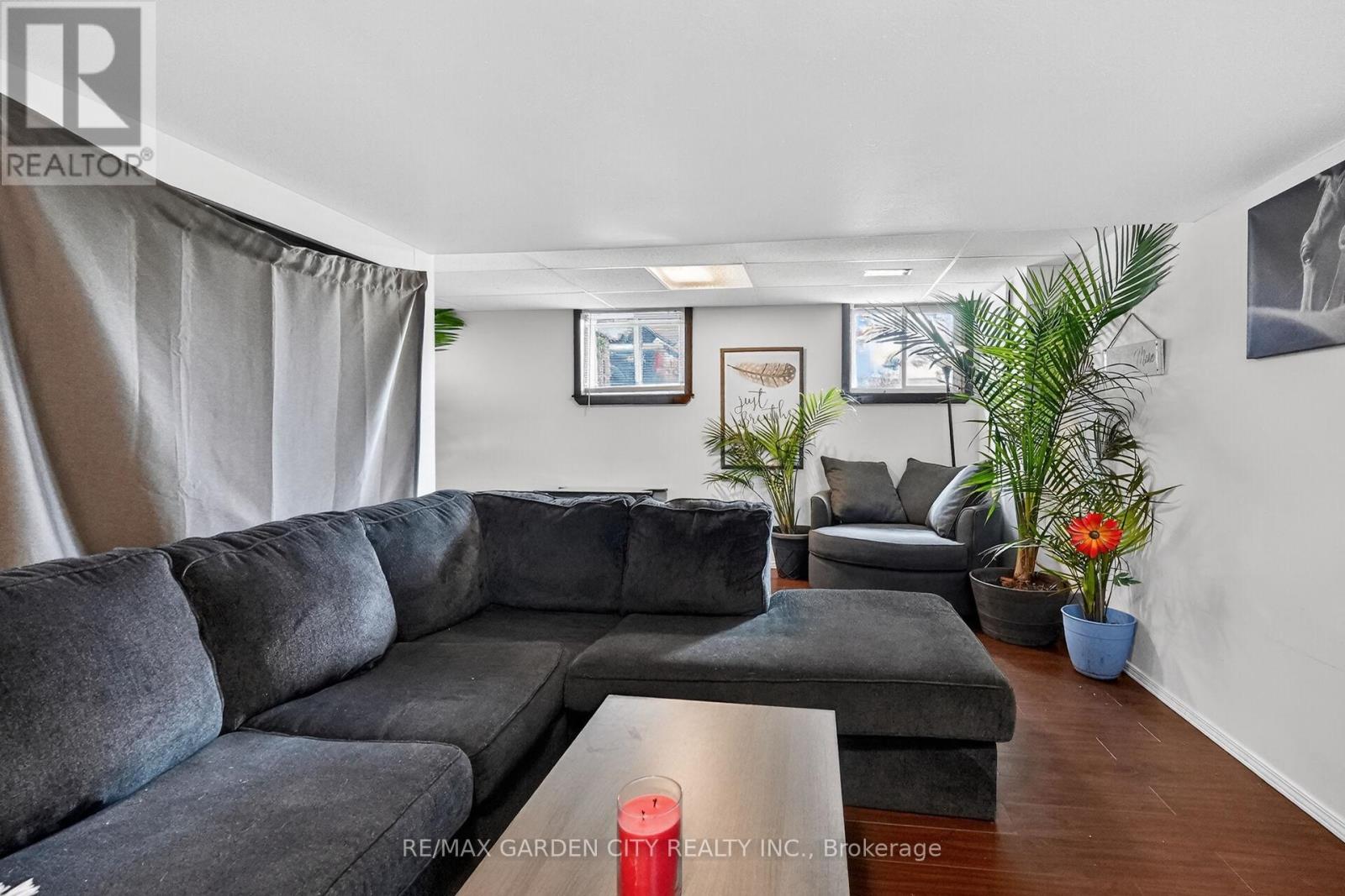 3555 Campden Road Property Photo 27