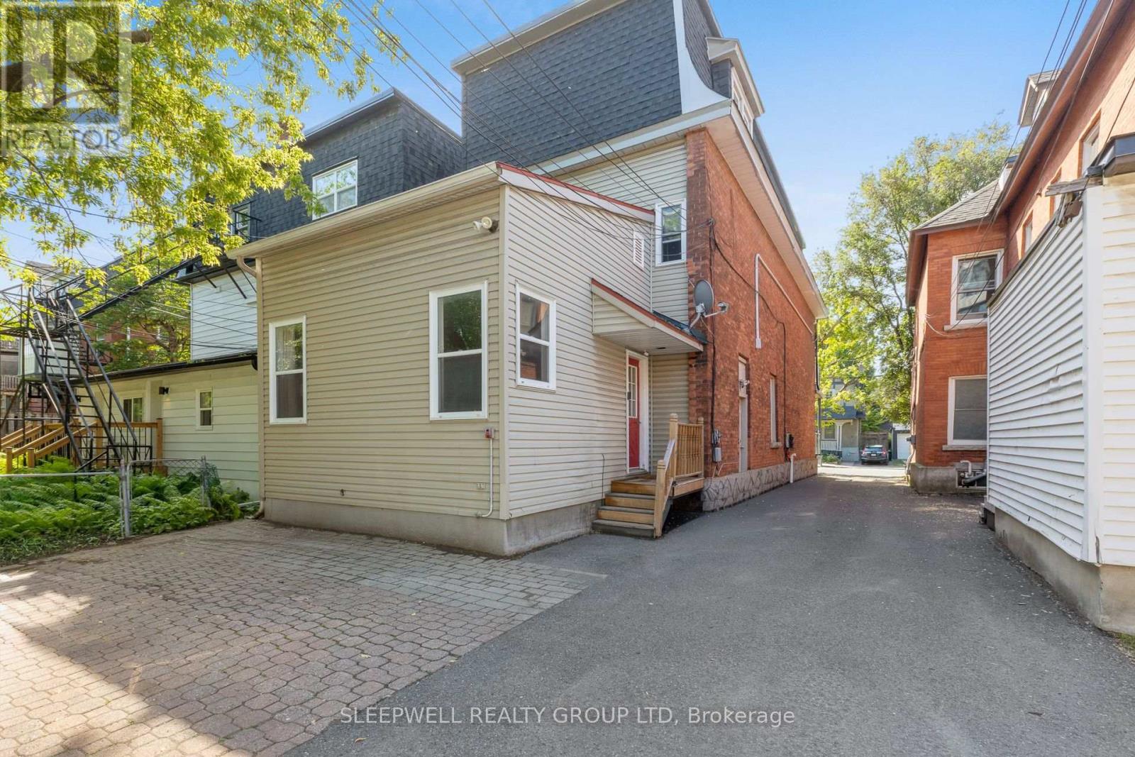 389 Daly Avenue Property Photo 3