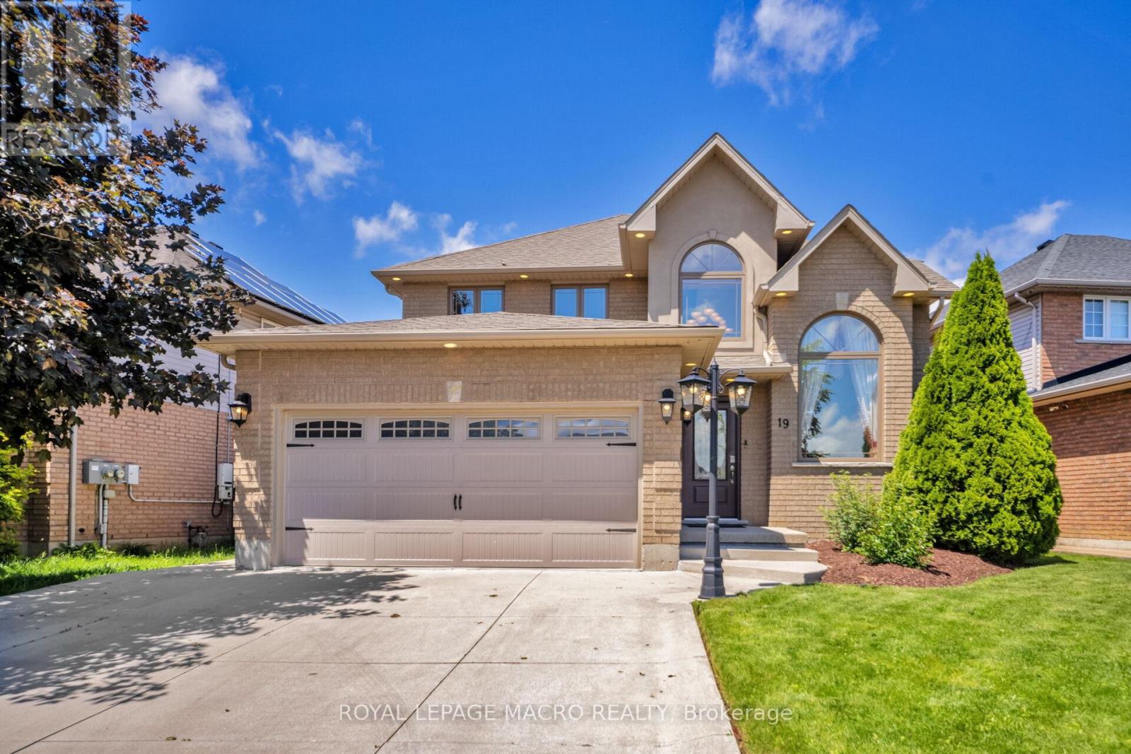 19 Sonata Avenue Property Photo 1