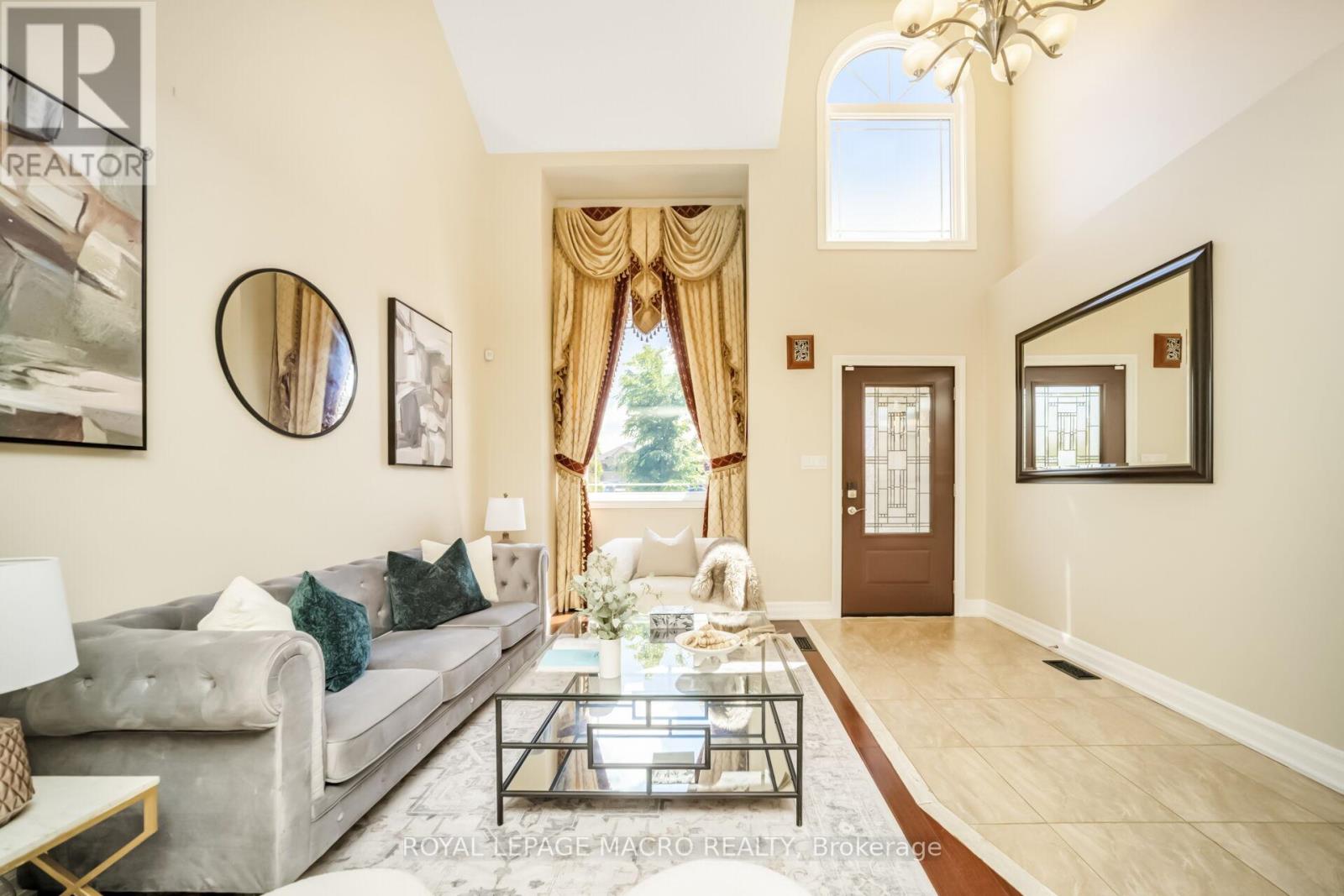 19 Sonata Avenue Property Photo 4