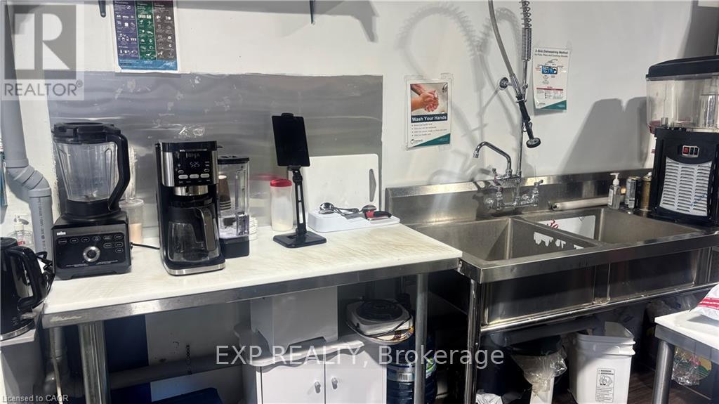 83 Macdonell Street Property Photo 7