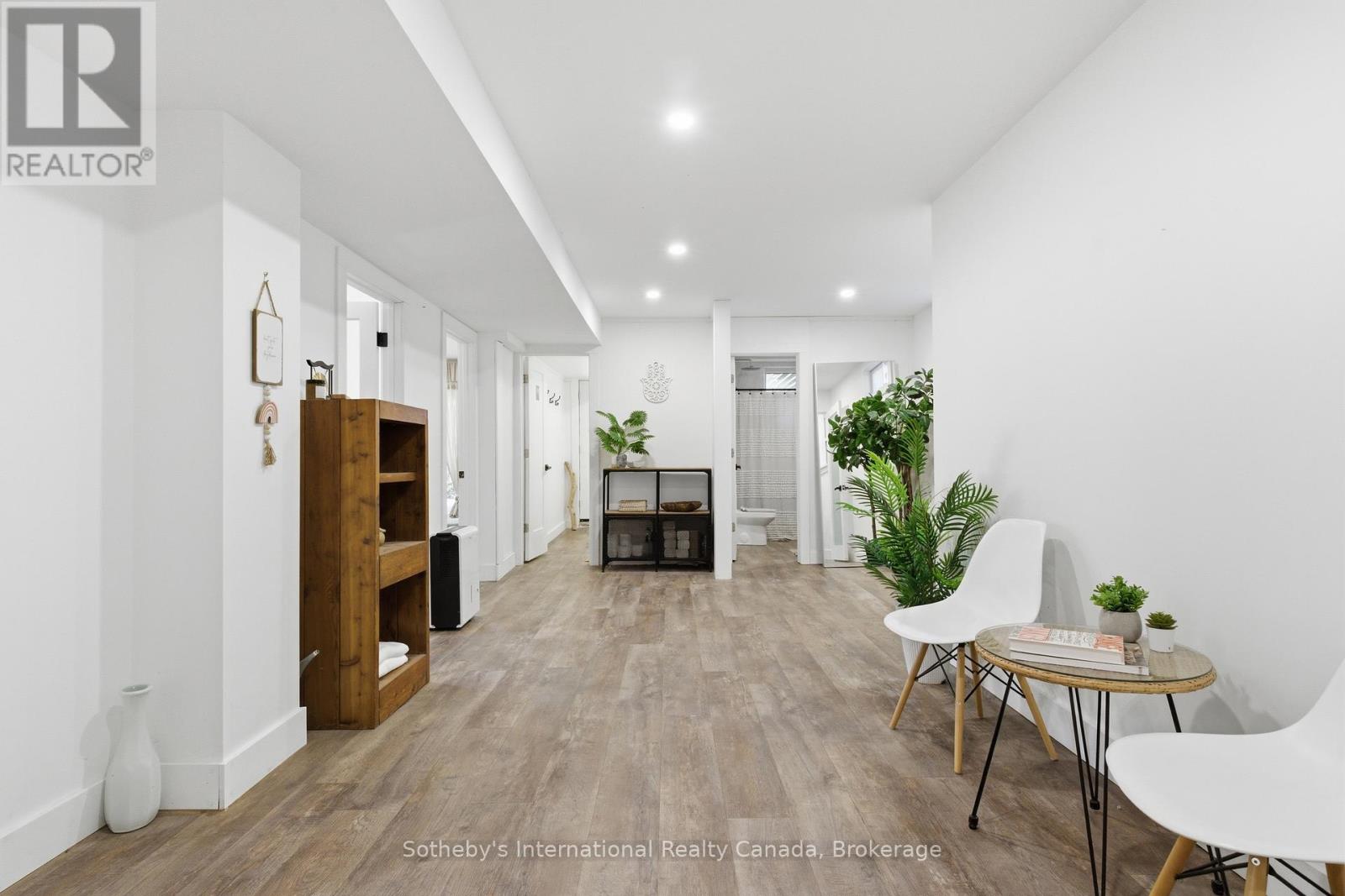 1883 Sawmill Road Property Photo 15