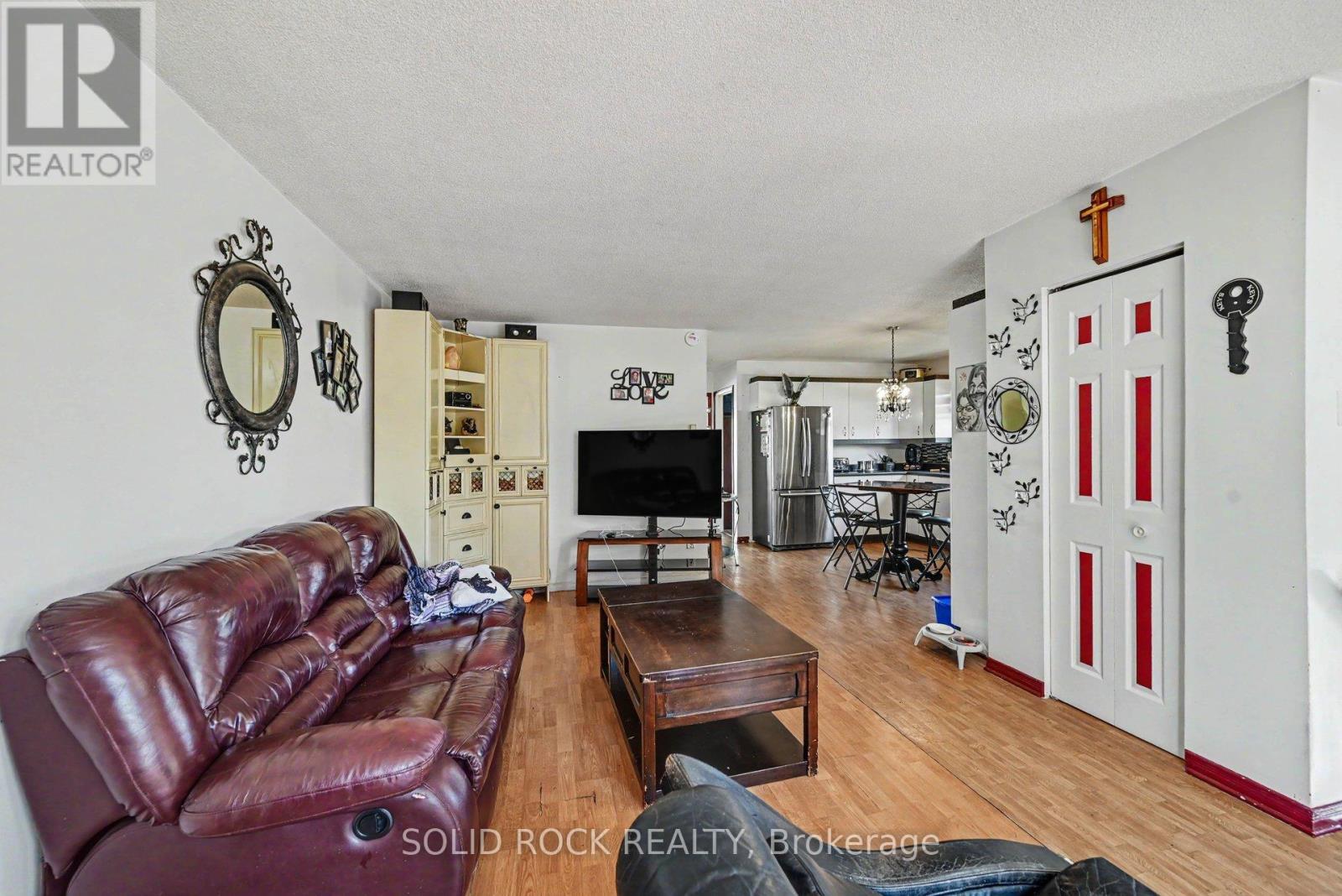 530 Mario Street Property Photo 4