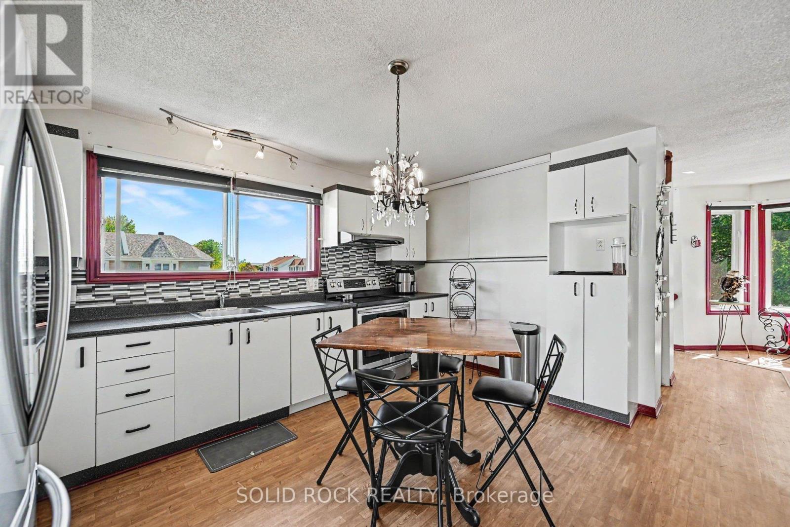 530 Mario Street Property Photo 8