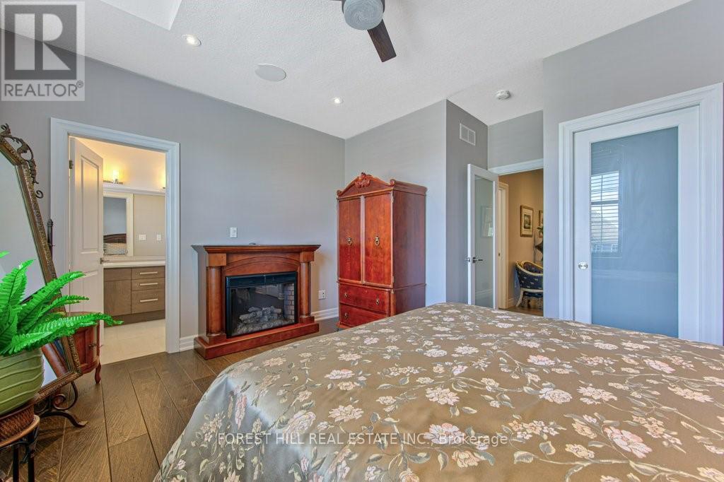158 Eaglecrest Street Property Photo 31