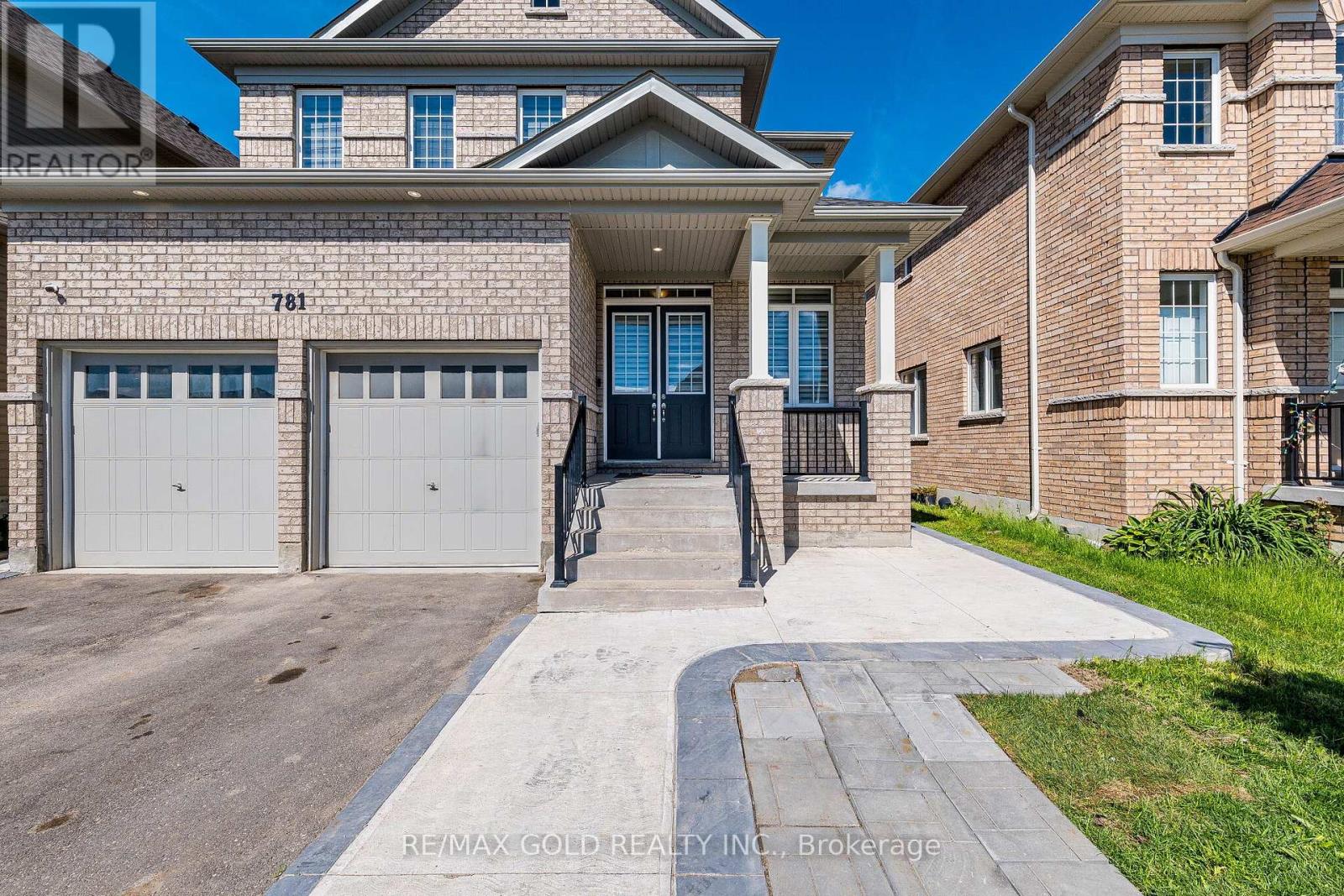 781 Gilmour Crescent Property Photo 1